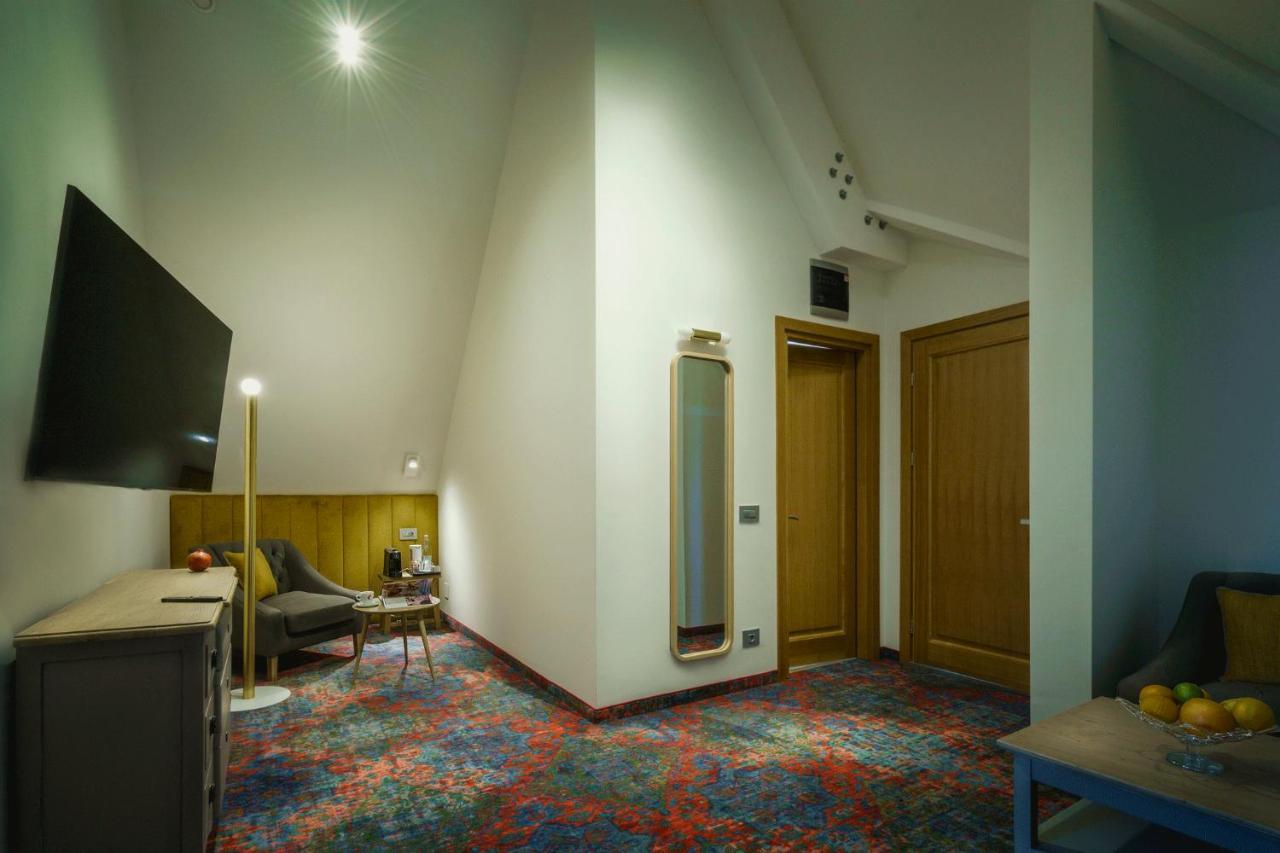 Hotel La Boheme Boutique Casa Soare Bucarest Esterno foto