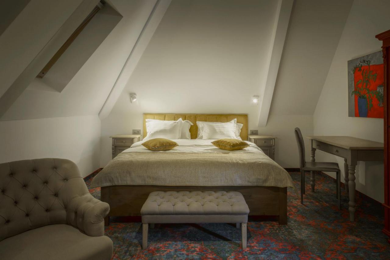 Hotel La Boheme Boutique Casa Soare Bucarest Esterno foto